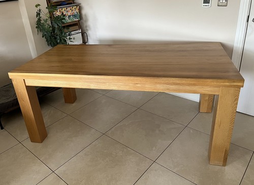 Solid oak dining table seats - oak,